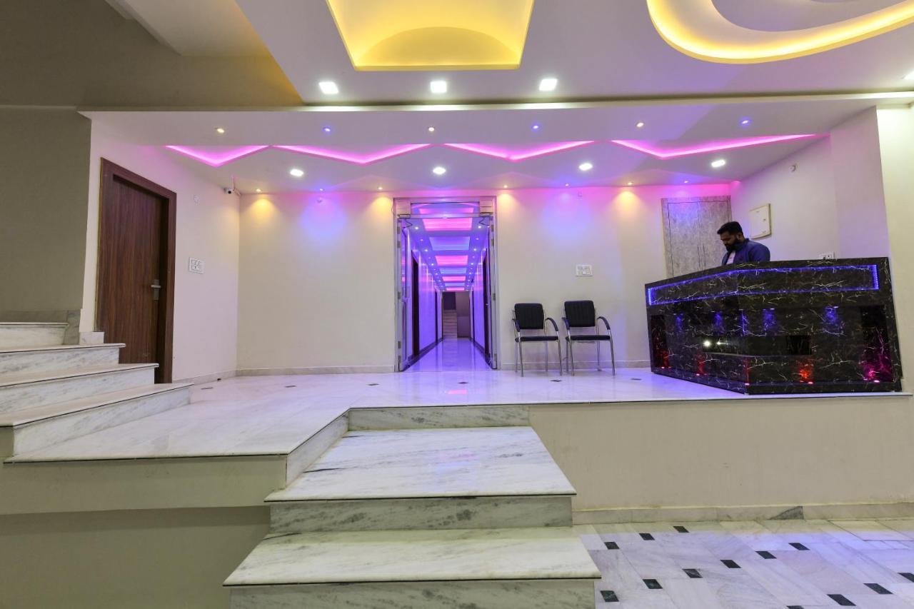 Hn Palace Homestay Agra  Buitenkant foto