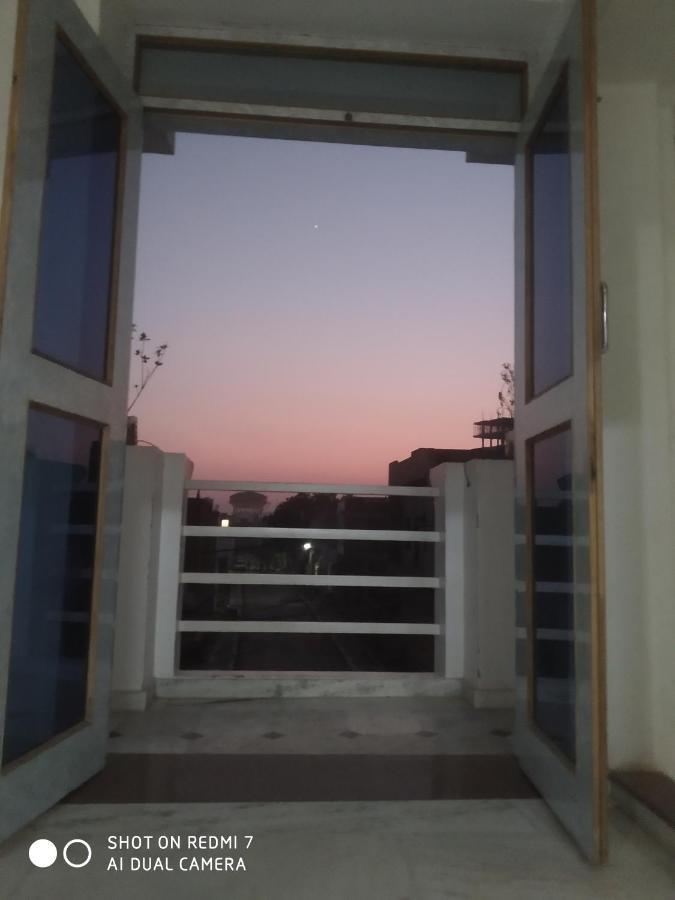 Hn Palace Homestay Agra  Buitenkant foto