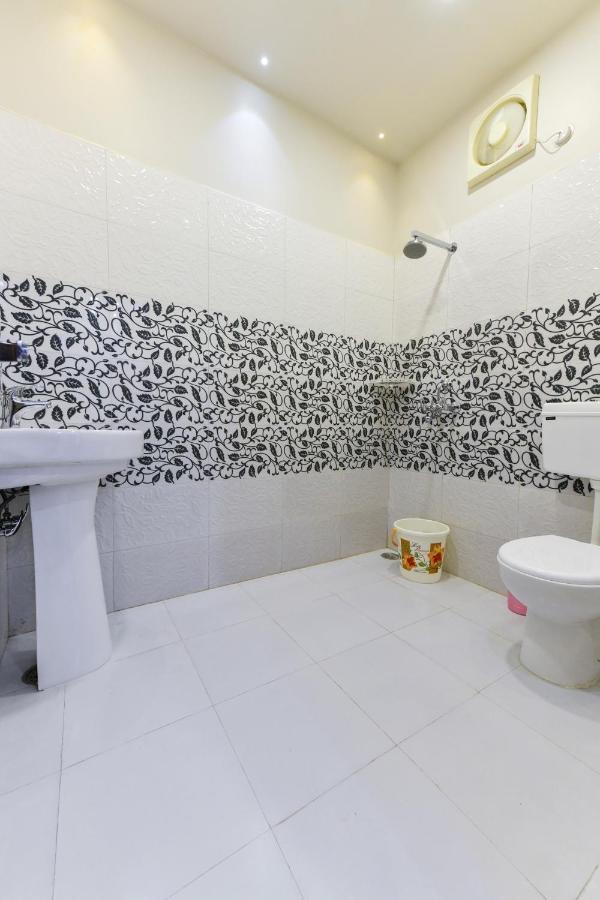 Hn Palace Homestay Agra  Buitenkant foto