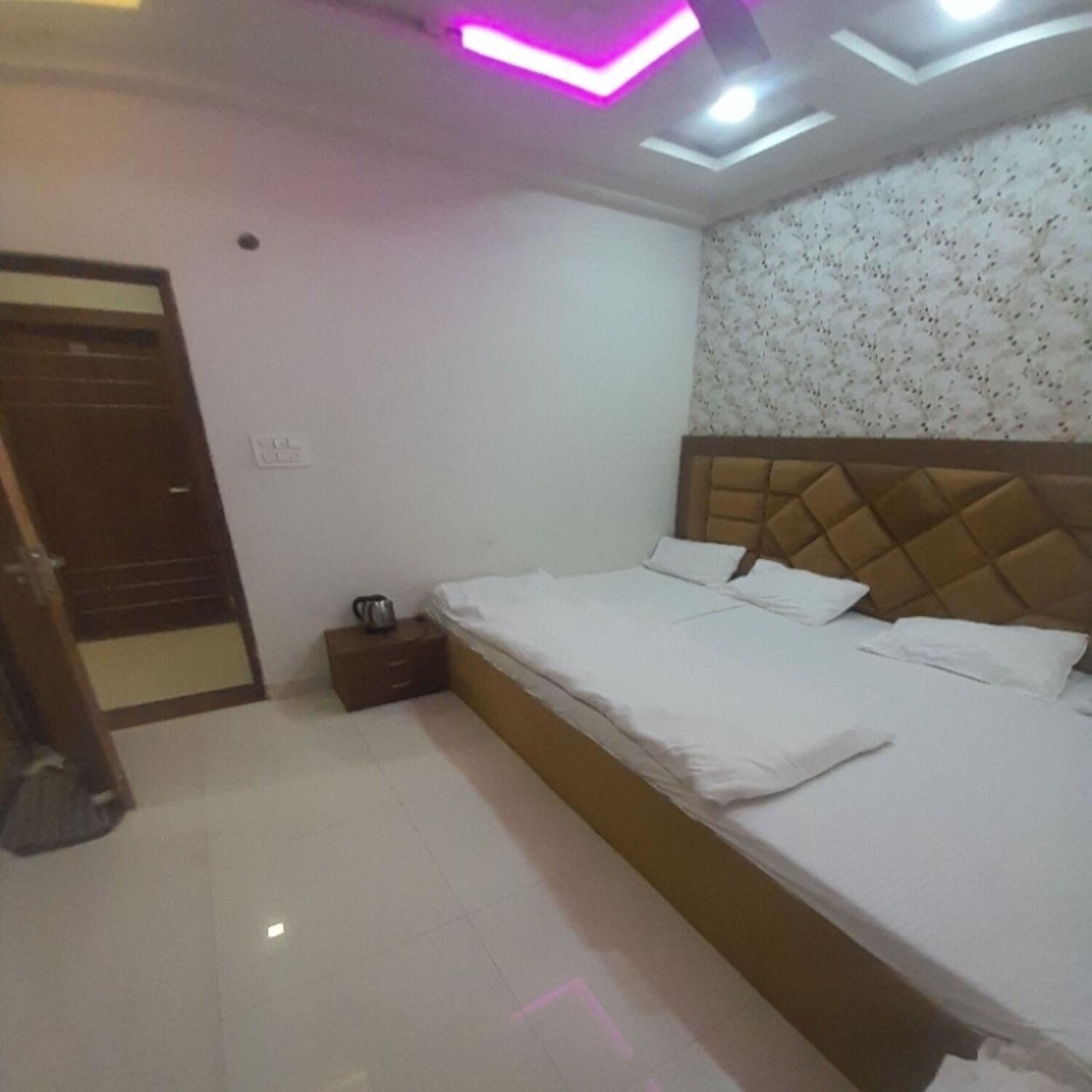 Hn Palace Homestay Agra  Buitenkant foto